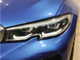 BMWのオートライトは積極的にライトをつけることにより、自車の存在を周囲に向けアピールいたします。それは安全性への配慮でもあります。