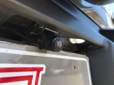 一度使うと手放せない装備【バックカメラ付き】!!駐車の際、これがあれば運転に自信が無い方も安心です!