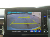 バックカメラが装備されているので後退時に車両の後ろ側をモニター画面に表示します!車庫入れなどでバックする際に後方確認ができて便利です!車庫入れが苦手な人もこれで安心です!