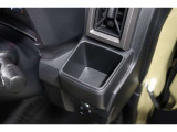 運転席カップホルダーです。