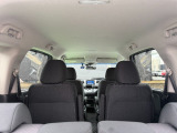 天井も高く、広々とした車内で快適に過ごせます!