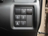 衝突被害軽減ブレーキ&横滑り防止装置&コーナーセンサーで安全運転のサポートをしてくれます※あくまでも補助的な装置なので安全運転を心がけましょう。
