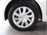 純正のホイールキャップが足元を飾ります!タイヤサイズは155/65R14となります