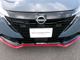 NISMO専用フロントグリル・フロントバンパー・エンブレム・NISMOフロントリップスポイラー。