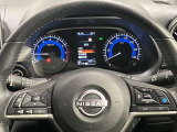 操作しやすく、ゆったりとした運転席となっています。