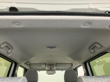 品質へのこだわり!フロアマットやシートなど車内をキレイに清掃し、ニオイや汚れなどを徹底的にクリーニングしてもらっております。室内はピカピカです☆
