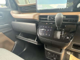 大小さまざまな収納ボックスございますので車内をスッキリ整頓可能です。