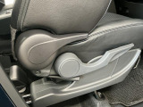 【運転席シートリフター】運転席の座面の高さを調整!視界の良い位置に高さを調整することで、運転の安全性が向上します☆