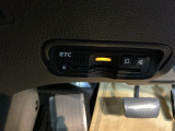 【ETC車載器】高速道路の料金所を、止まらずスムーズに通過。小銭を用意する手間も、窓を開けるわずらわしさもありません。遠出をグッと身近にしてくれる快適ドライブの必須アイテムです。