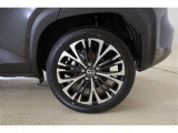 純正18AW!タイヤサイズは215/50R18になります♪