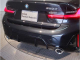 BMWはダウンフォースにより、車両を安定させるため、車の底は平らな造りとなっております。BMWの走行性能に対するこだわりはこういったところにも御座います。