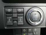 オートスライドドア☆スイッチ1つでスライドドアが開け閉め出来る便利なシステムです。時計のボタンを押すと次回車に乗り込む際に近づくと開きます!