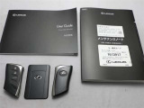 取説・メンテナンスノート・スマートキー・カードキーの4点セットです。