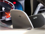 【パドルシフト付】Mマルチステアホイルに付随する「パドル・シフト」F1マシン感覚でシフトチェンジが可能となりよりドライビングの楽しさを演出します