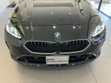 BMWのオートライトは積極的にライトをつけることにより、自車の存在を周囲に向けアピールいたします。それは安全性への配慮でもあります。