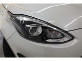 ■LEDライト■ 発光効率が非常に高い為、バッテリーに優しいのが特徴!見た目もシャープでおしゃれと、デザイン面でも人気の高いLEDヘッドライトです!