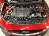 SKYACTIV-G搭載!爽快なパワーフィールと低中速の豊かなトルクによる実用域での扱い易さを是非体感して下さい!エンジンルーム内の清掃も行き届いております♪