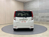 リヤ、後ろから見るとまた車の印象が変わってきますね☆☆