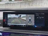 リアビューカメラ、トップビュー+サイドビューカメラ名前の通り車体後方を映し出すカメラと、車両周辺を真上から見た画像を合成して表示するカメラです。もちろんサイドビューカメラも付属します。