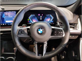 『運転』に対するBMWのこだわりはメーターパネルにも表れております。視野性の良いメーターパネルは疲労感の軽減と、運転の楽しさをもたらしてくれます。