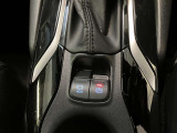 電動パーキングブレーキ&ブレーキホールド☆HOLDスイッチを押しシステムONの状態にしておくことで渋滞や信号待ちなどでブレーキを踏んで停止した時保持してくれる。