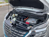 e-POWERはエンジンを発電専用にしてエンジンの作動時間を短縮。さらに、ごくわずかな減速でも回生エネルギーがとれるよう設定して、あらゆる走りのシーンで優れた燃費性能を発揮します。