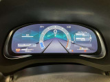 とっても見やすいメーターです。夜間時はラグジュアリーな気分にさせてくれる照明が魅力ですので、夜のドライブも楽しみになりますよ♪