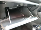 車検証など色々なものを収納することが出来るので便利です!