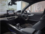 内装はシンプルに使い勝手を考え作られています。お車を運転する感覚をダイレクトに体感して頂けます。室内も広くロングドライブにも快適にお過ごしいただけます。