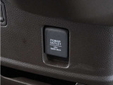 ◆アクセサリーソケット◆ドラレコの電源やスマートフォンの充電等に使用できる便利な電源ソケット!使いやすい場所に装備されています。