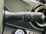 視認性の高い操作部で、安全な車線変更をサポート。スムーズな操作で、周囲への安全確認を怠りません。