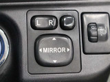 電動格納ミラー付なので、狭い道に駐車する時も安心です。