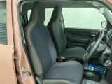 【フロントシート】さまざまな体格の方が快適に運転ができるよう配慮したシートになっております。