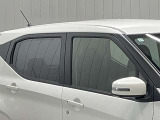 プラスチックバイザーがない分デザインもすっきり★洗車の時の窓拭きもラクラクです!
