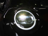 LEDヘッドライト&フロントフォグランプ キセノンに比べて明るさと照射範囲が向上し、消費電力も低減のため省燃費に貢献。