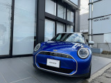 MINIらしいフェイスの3ドアです。