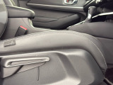 ★運転席ハイトアジャスター★ 運転される方によってシートの高さが調節できます!自分に合ったドライビングポジションで運転がさらに快適に♪