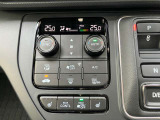 運転席と助手席はシートヒーター装備!エアコンに比べて暖まるスピードが速いので冬でも快適に過ごせます。冷え症で悩まれている方にも◎また、エアコンに比べて車内の空気が乾燥しにくいのも、嬉しいポイントです!