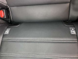 ISOFIXはシートベルトを使わずにカンタンにチャイルドシートとクルマの固定金具を連結する取付方法です
