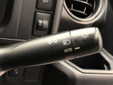 ライトスイッチです。「AUTO」にすると外の明るさに応じてスモールライト・ヘッドライトが自動でON・OFFします。夕暮れ時や屋内駐車場、トンネルなどに便利です。