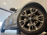 時を経ても深い魅力を放ち続けるBMW。より快適にお乗り頂くために、3つのサポートプログラムをご用意しております。※認定中古車保証は登録日より最長4年間まで延長が可能です。