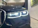 先進のテクノロジーを採用し、自然な明るさで夜道を明確に照らし出します。夜間はもちろん悪天候の日中でも優れた視認性を発揮し、安全性を高めます