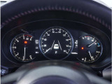 【明るく見やすいメーター】視認性が良く明るく見やすいメーター。運転者にとって見やすいメーターは運転していても疲れないですよね。