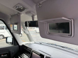 運転席・助手席バニティミラー
