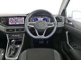 ステアリングや各スイッチの位置など少しでもドライバーの疲労を低減する様な配置となっており効率の良い操作性が可能です。