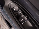 ブラックレザー ハーマンカードンスピーカー パワーシート シートヒーター HDDナビ バックカメラ PDCセンサー パドルシフト クルーズコントロール LEDヘッドライト コンフォートアクセス ミラーETC