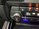 暑い夏の時期にとっても快適なシートベンチレーションを装備!シート内部に取り付けられたファンでシートの表面を換気して、涼しくしてくれます。
