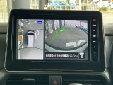『アラウンドビューモニター』は、空から見下ろすような視点で、前方との距離が見れて安全確認をサポートします。