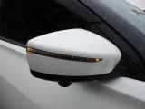 ウインカー付きドアミラーです。周りに「ウインカー&ハザード」を気づいてもらえるお洒落&安全確保のアイテムです。