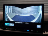 ◆マルチビューカメラシステム◆運転席から見づらい前後左右を、ナビ画面の映像で確認。見通しの悪い交差点や狭い道でのすれ違い、駐車などをサポートします。